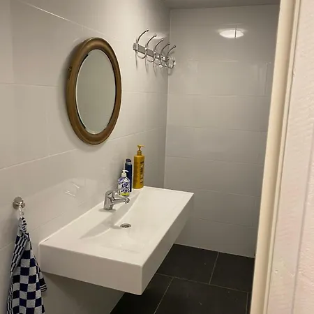 Friend Zone Apartment *