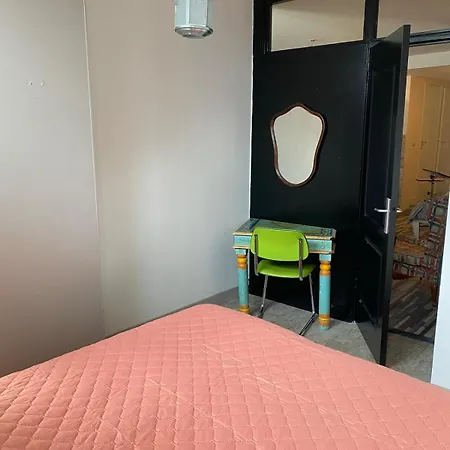Friend Zone Apartment
